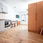 Pension-cafe-konditorei Mikl 아파트 할레인