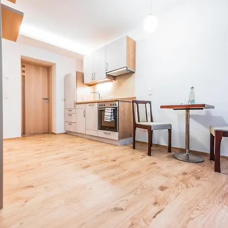 Pension-cafe-konditorei Mikl Apartamento Hallein