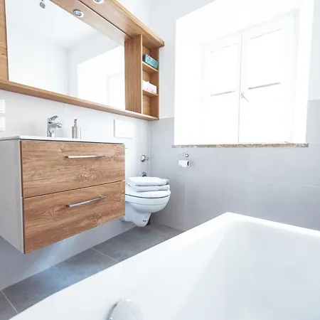 Pension-cafe-konditorei Mikl Hallein