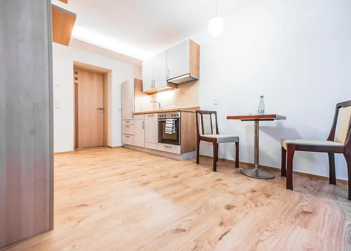 Pension-cafe-konditorei Mikl Apartment Hallein